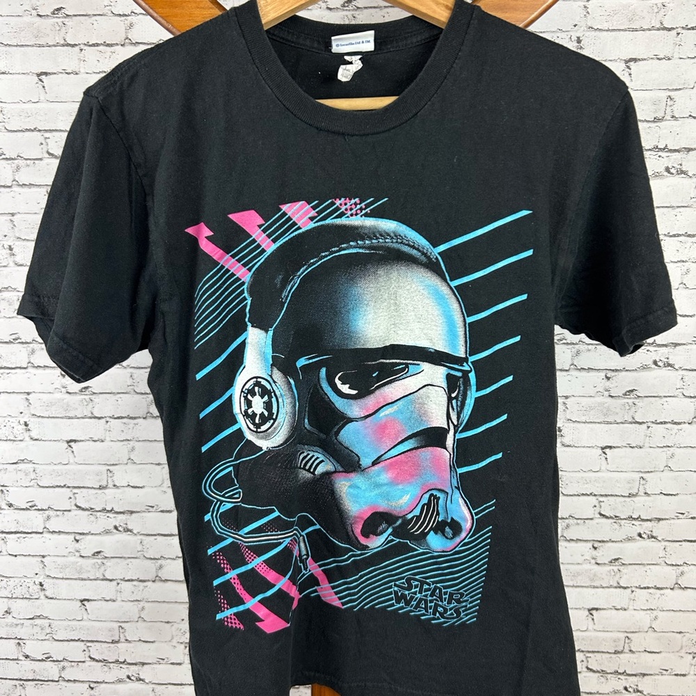 Star Wars | Black Tee with Graphic Darth Vader in Headphones design size S
